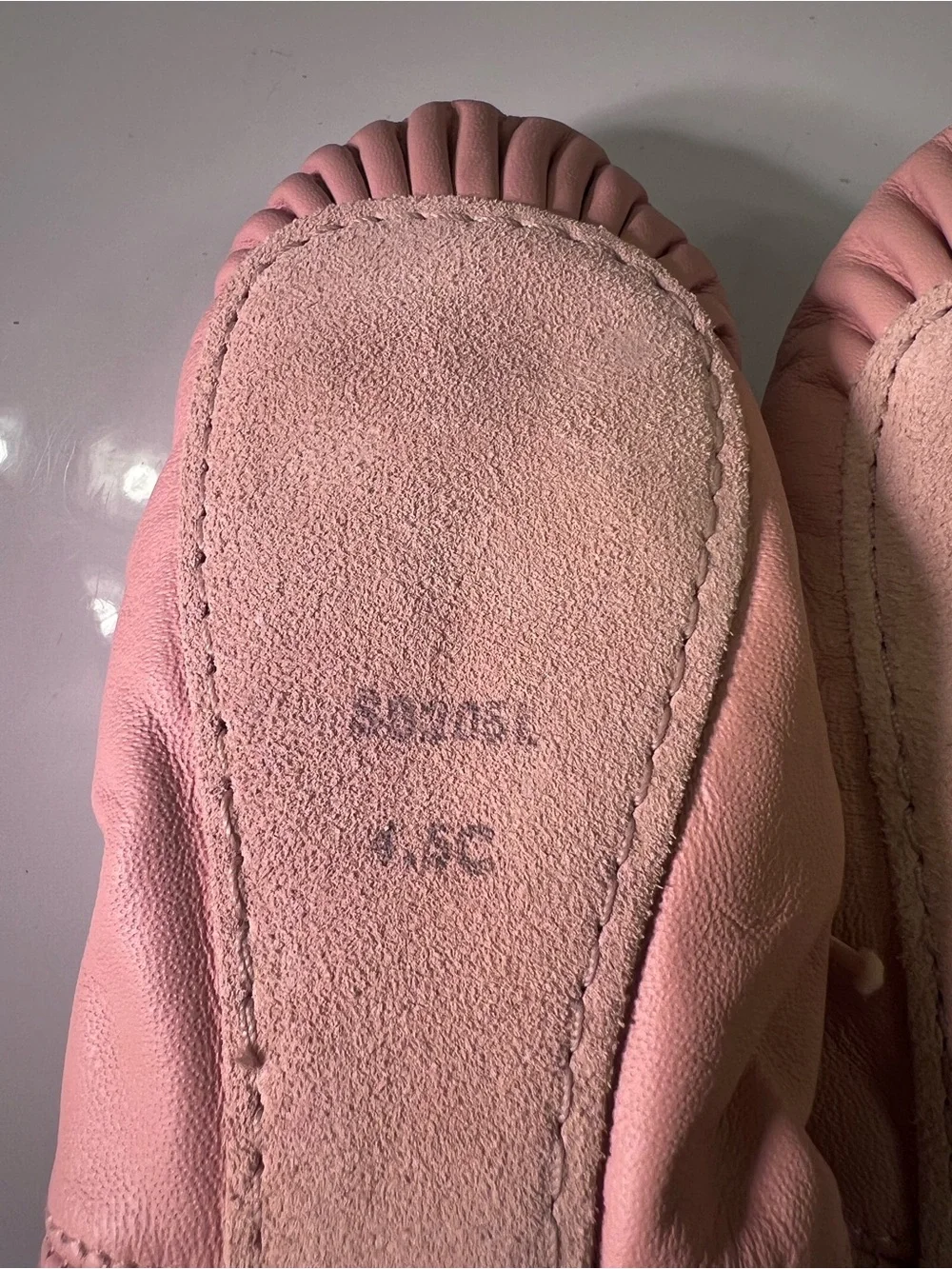 Bloch Girl’s Size 10 Pink Leather Ballet Flats with Elastic Tie NWOT Full Sole